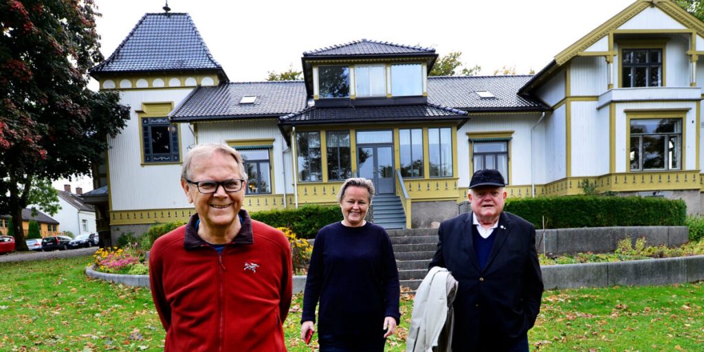 HOLDT PÅ I 28 ÅR: Stiftelsen Villa Møllebakkens formål er å eie, drive, forvalte og ta vare på den vakre nyrenessansevillaen fra 1890 på Haugar midt i Tønsberg. I år får stiftelsen pris for innsatsen de har lagt ned i villaen, gjennom mange år. Det er Stiftelsen Gamle Tønsberg som deler ut prisen. foto: Kirvil Håberg, Tønsbergs Blad